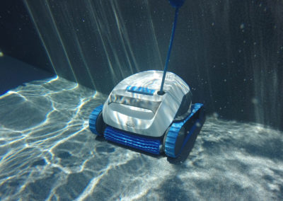 Robot nettoyage autonome et électrique piscine