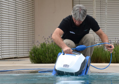 Robot nettoyage autonome et électrique piscine