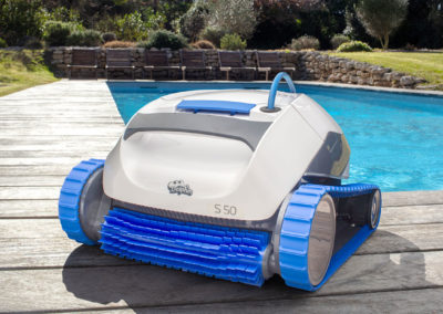 Robot nettoyage autonome et électrique piscine